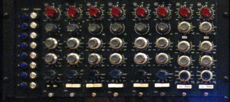 NEVE 1073